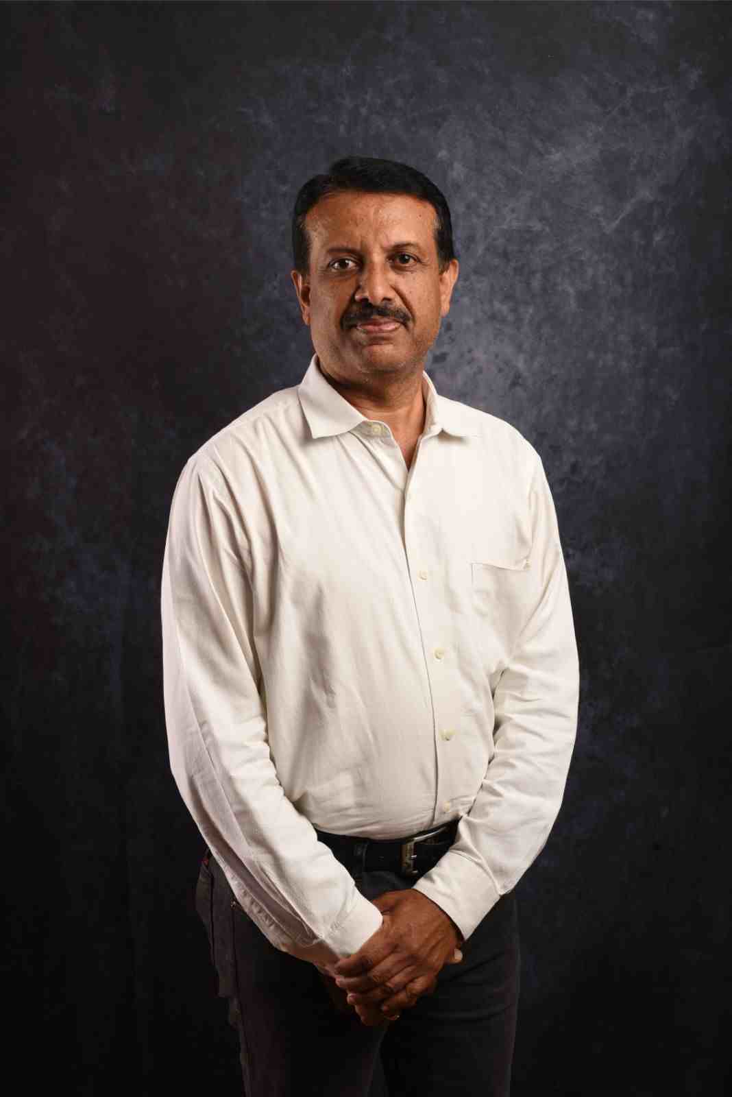 M R Ravikumar